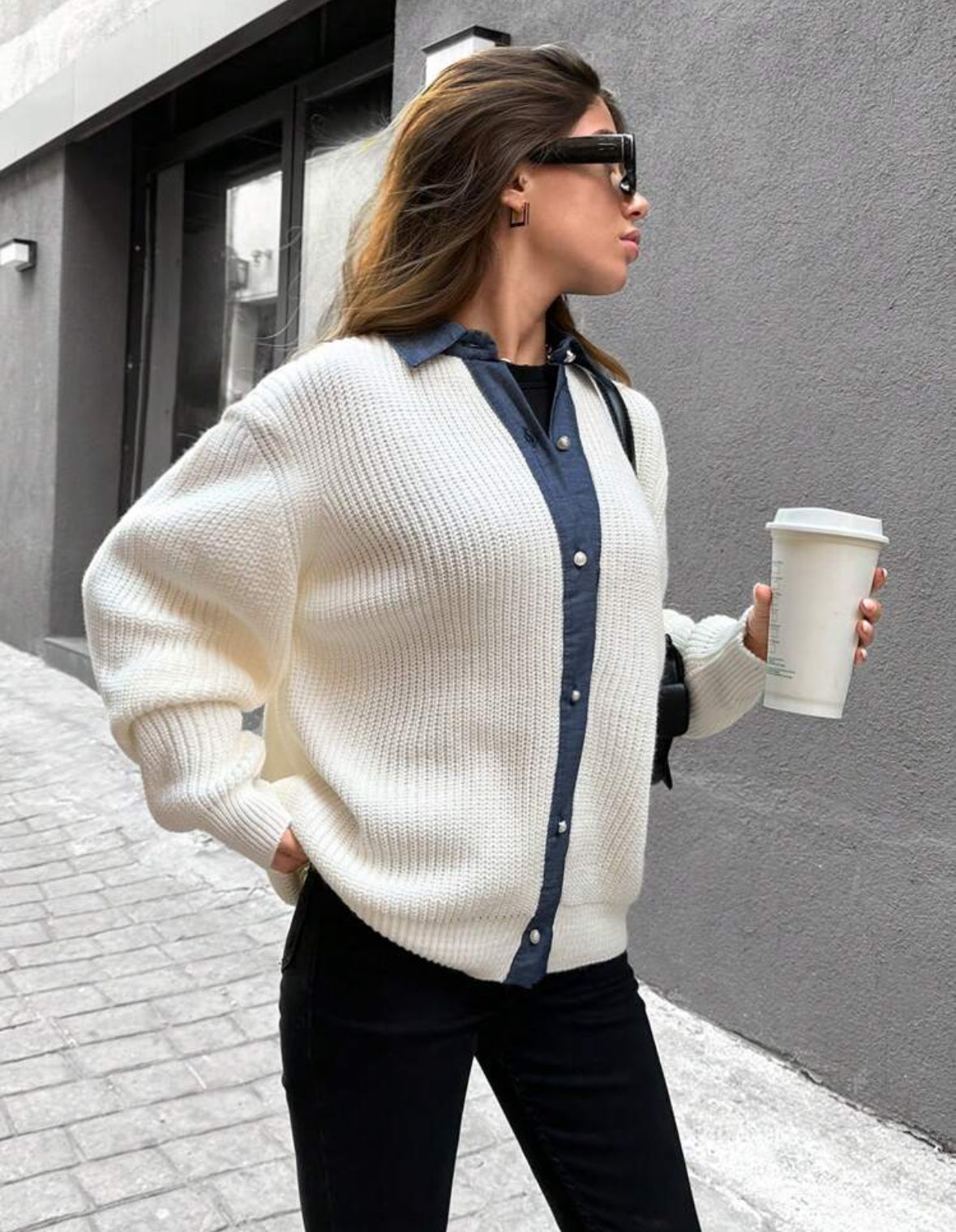 Cardigan Blanco Cuello Lona Y Botones Perlados Oversized