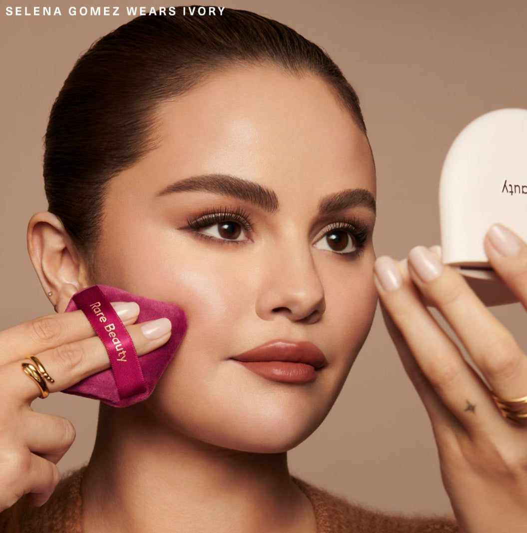 [Rare Beauty] by Selena Gomez 
True to Myself Tinted Pressed Talc-Free Finishing *BAJO PEDIDO*