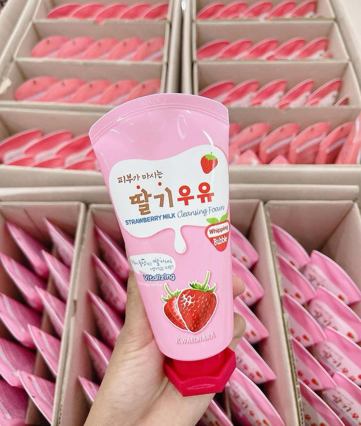 Strawberry Milk Cleasing Foam Kwailnara 120ml