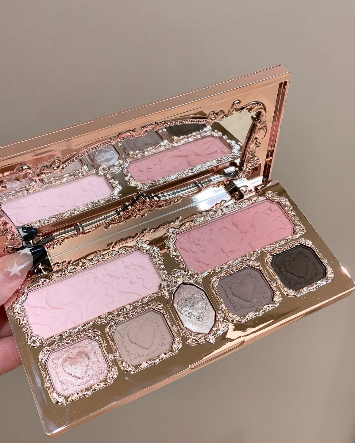 [Flower Knows] Strawberry Cupid Eyeshadow- 02 Blackcurrant