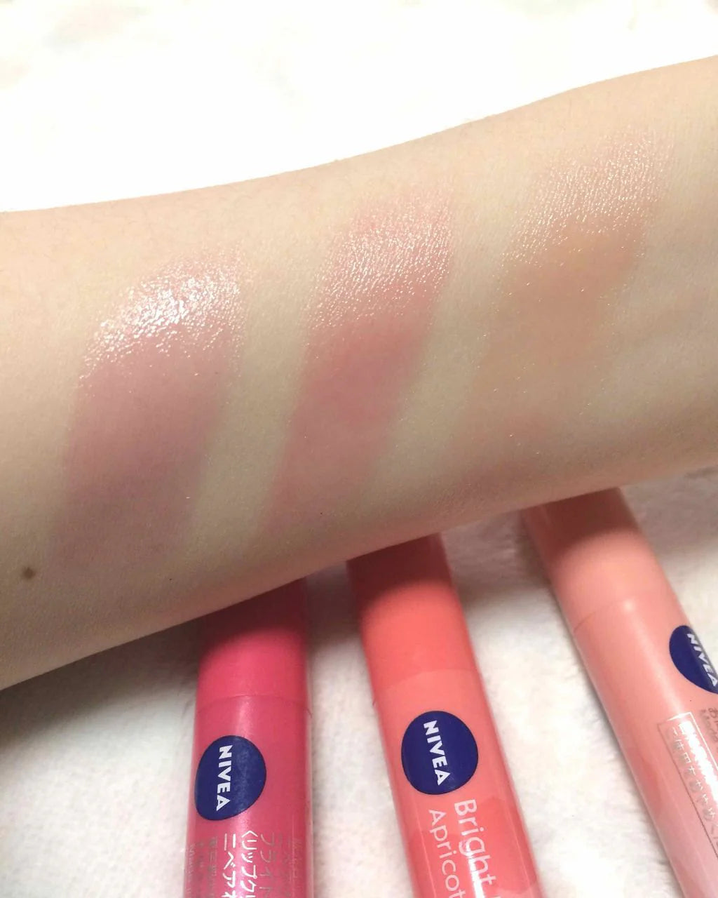 Moist Pure Color Lip Balm SPF 20
PA++Cherry Red