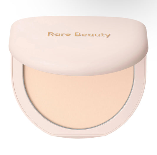[Rare Beauty] by Selena Gomez 
True to Myself Tinted Pressed Talc-Free Finishing *BAJO PEDIDO*