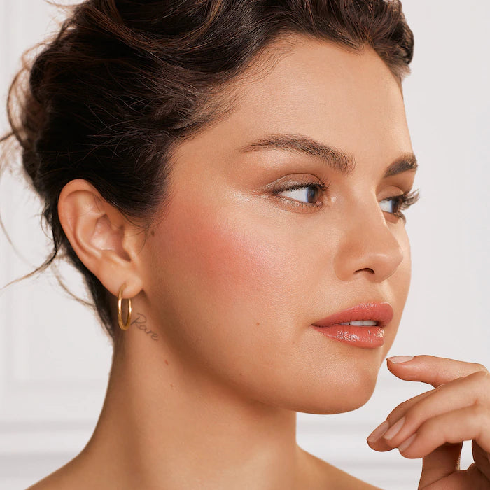 Rare Beauty by Selena Gomez
Positive Light Liquid Luminizer
Highlight Enchant